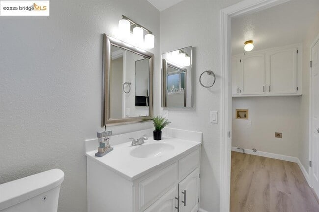 Building Photo - 2490 Ponte Mira Way