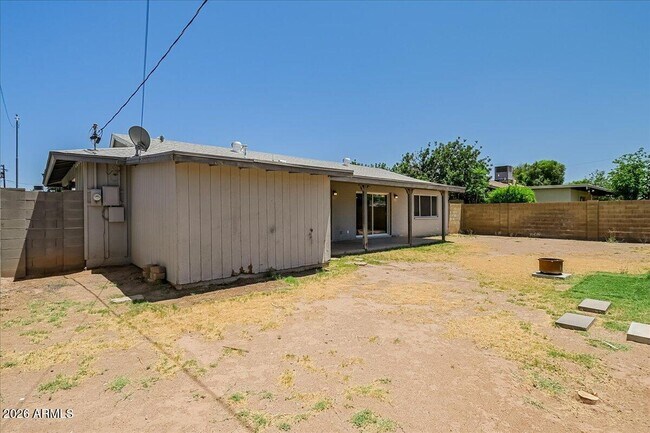 Building Photo - 536 N Cheri Lynn Dr
