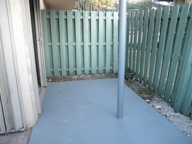 Building Photo - Fairview Villas