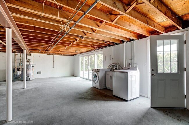 Building Photo - 501 Sandy Point Ave