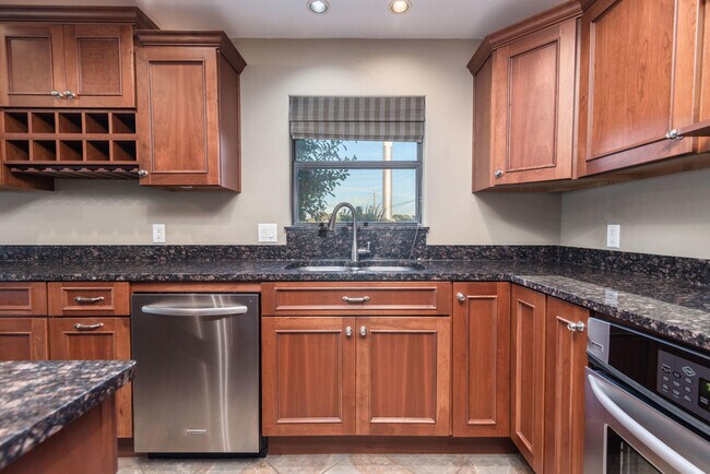 Building Photo - 202 Snug Harbour Dr