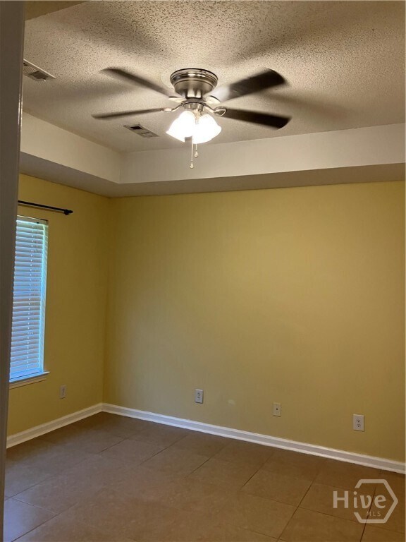 Building Photo - 164 River Bend Dr