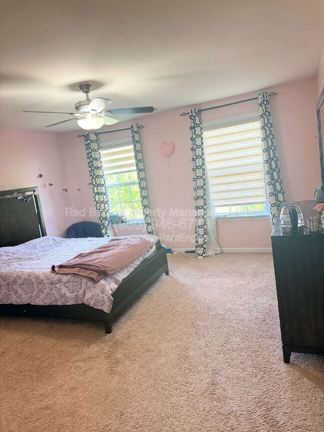 Building Photo - 7939 Heatherstone Dr