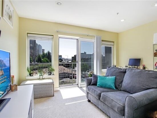 Building Photo - 2440 Western Ave