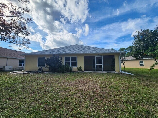 Building Photo - Beautiful Turnbull Estates 4 Bedroom Home