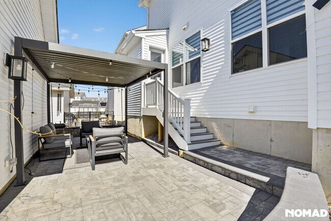 Building Photo - 139 S Lore's Landing Rd