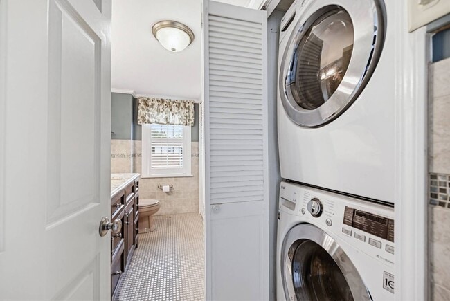 Building Photo - 11 Berry St