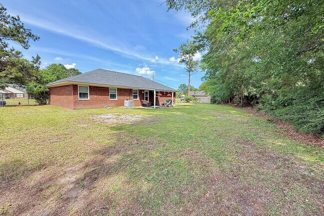 Building Photo - COMING JUNE 2026! (Pet Friendly)