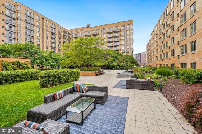 Building Photo - 475 K St NW
