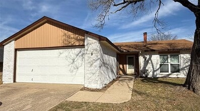 Building Photo - 6603 Blackberry Dr