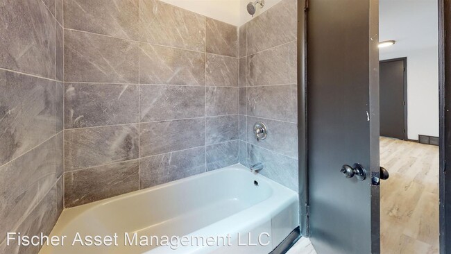 Building Photo - 2 br, 1 bath Apartment - Ridgewood Lofts 6...
