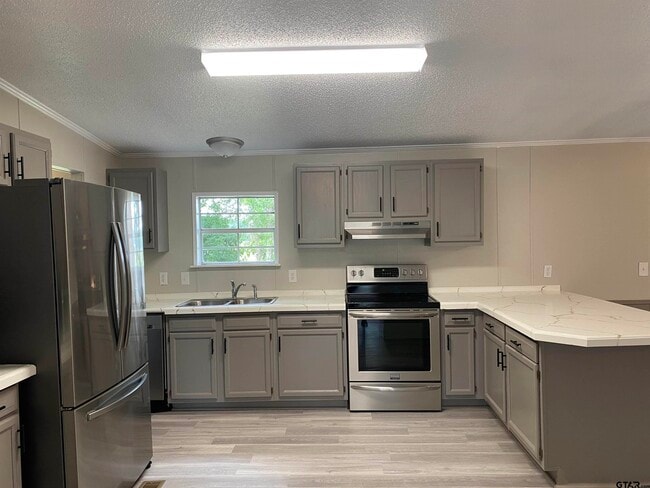Building Photo - 22942 Shell Shore Dr