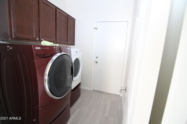 Building Photo - 3552 S Cosmos Dr