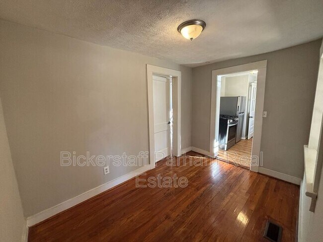 Building Photo - 2218 Camille Dr