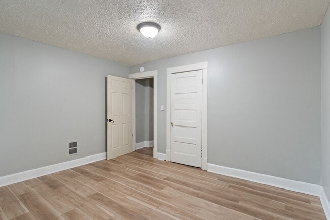 Building Photo - Updated and Move-In Ready 3-Bedroom Home
