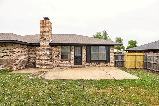 Building Photo - 11832 Sagamore Dr