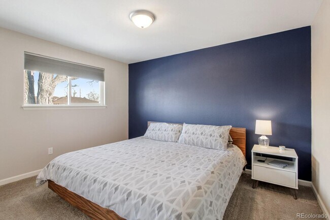 Building Photo - 3850 W Radcliff Ave