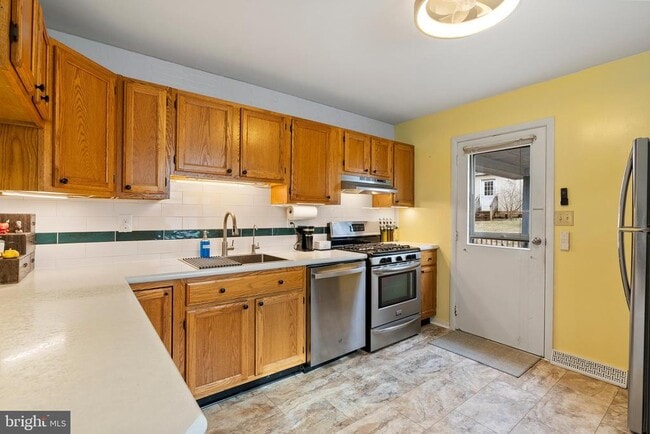 Building Photo - 516 Hollingsworth Dr