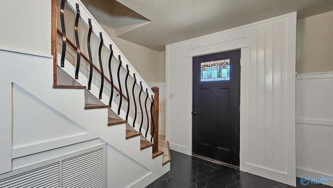 Building Photo - 4033 Lucerne Dr SE