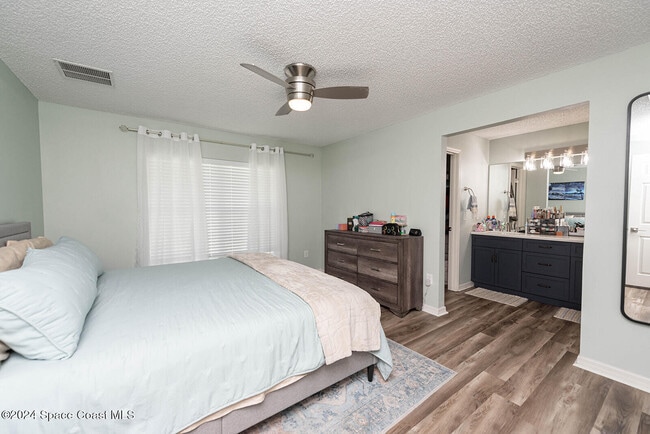 Building Photo - 721 Taluga Ave SE