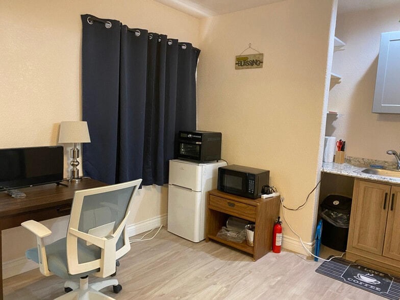 Building Photo - 741 Rocky Trail Rd