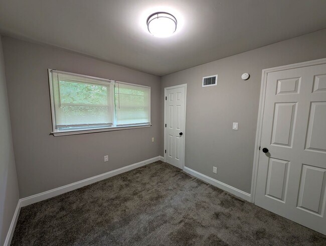 Building Photo - 311 Skyland Ave