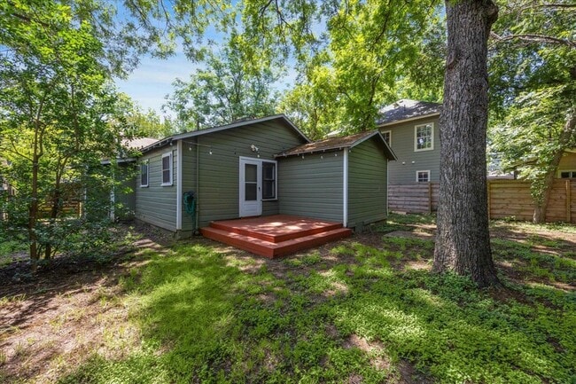 Building Photo - 1102 Cherico St