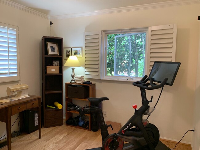 Building Photo - Adorable Remodeled 3 Bedroom home in Point...