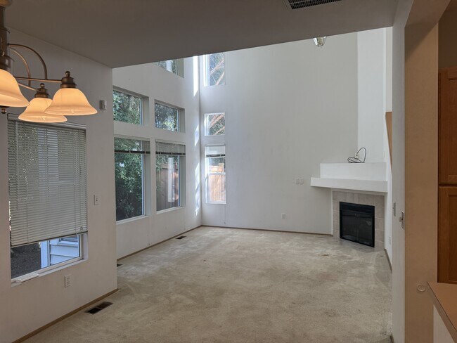 Building Photo - 11634 Breckenridge Ln NW