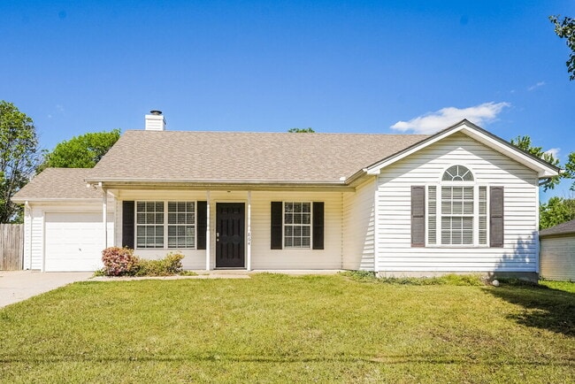 Building Photo - 864 Lavergne Ln