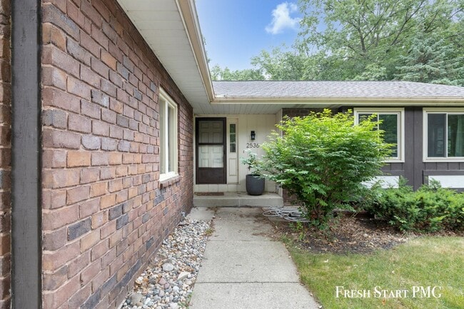 Building Photo - Charming 3-Bedroom Home in Walker – Conven...