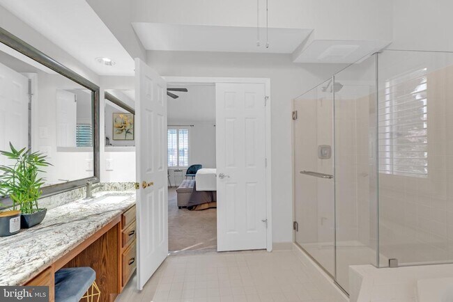 Building Photo - 9112 Silver Pointe Way