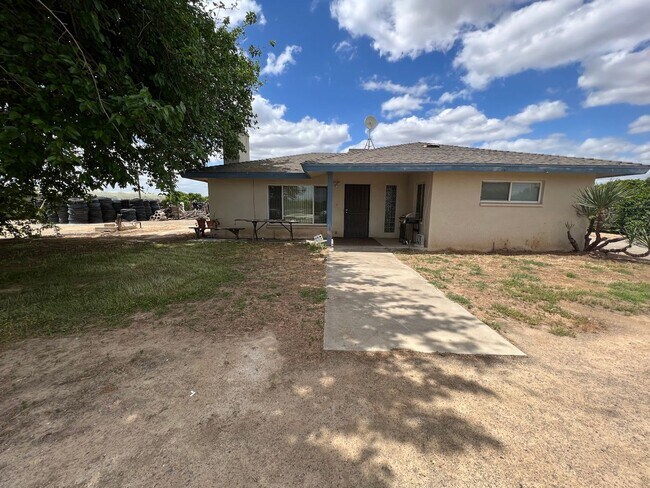 Building Photo - Gated Country Home for rent