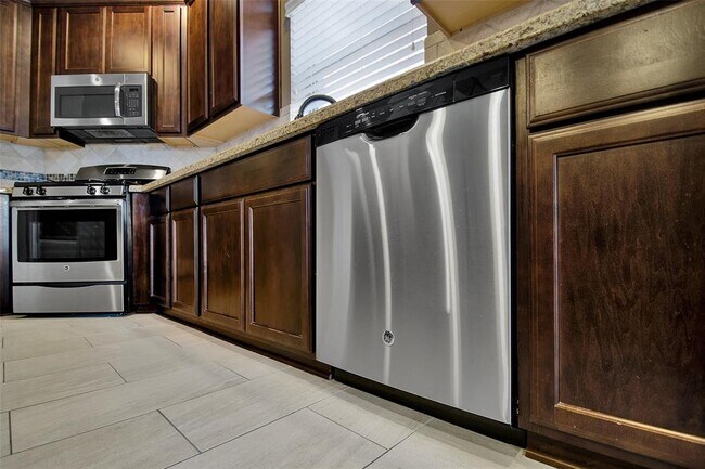 Building Photo - 16702 Radiant Lilac Trail