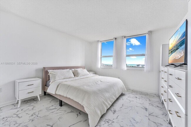 Building Photo - 90 Alton Rd