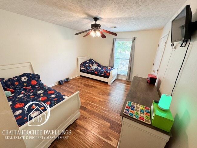 Building Photo - 2998 Waterhill Dr