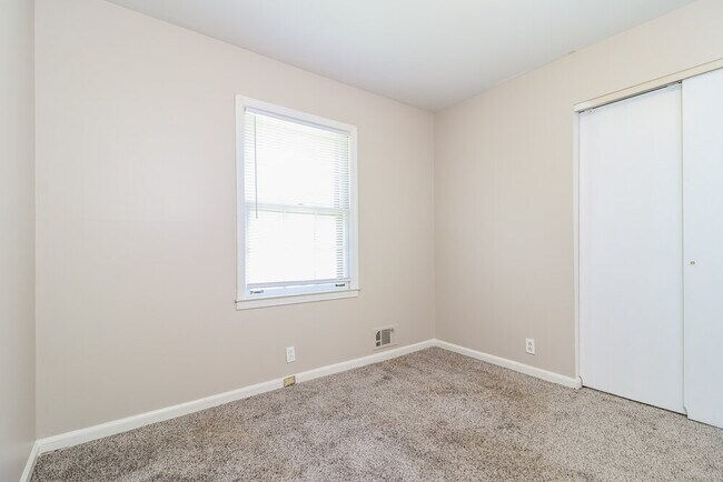 Building Photo - 5509 Joeclay Dr