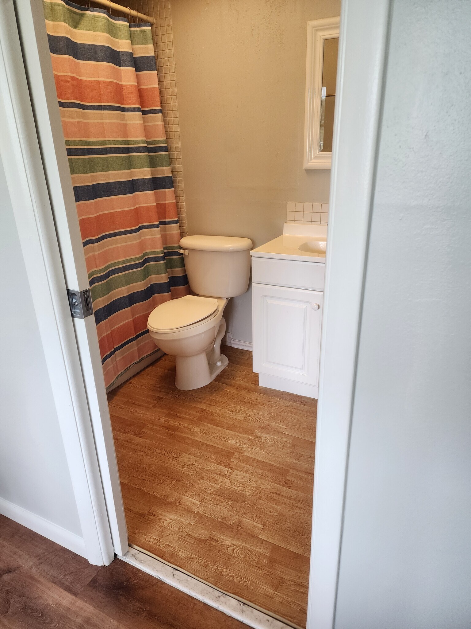 In-Suite Bathroom - 116 Fairway Ct