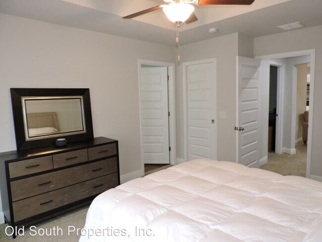 Building Photo - 3 br, 2 bath House - 500 W Ensley St