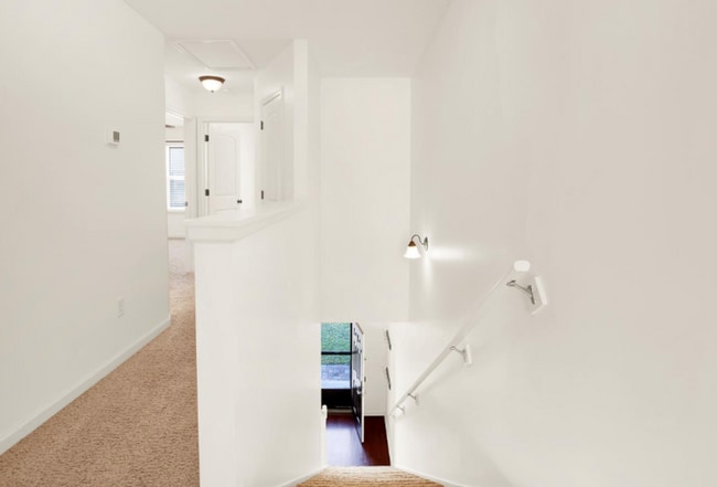 Building Photo - 7221 Quail Hollow Dr