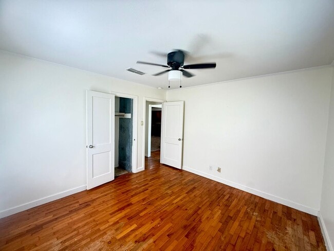 Building Photo - 1220 Thelma St