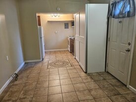 Building Photo - 24036 Gemwood Dr