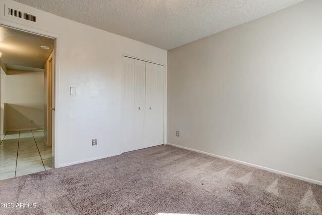 Building Photo - 7850 E Glenrosa Ave