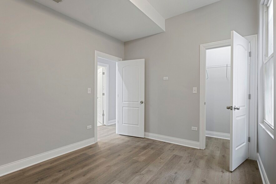 Building Photo - 2714 W Polk St