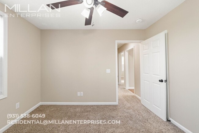 Building Photo - Charming Single Family Home Featuring Spacious Floor Plan and Eat-In Kitchen - Enjoy Your First M...