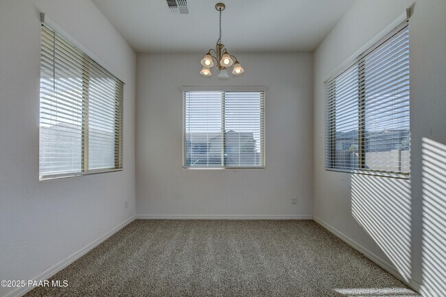 Building Photo - 8736 N Peaceful Vly Wy