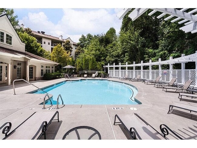 Building Photo - 3047 Lenox Rd NE