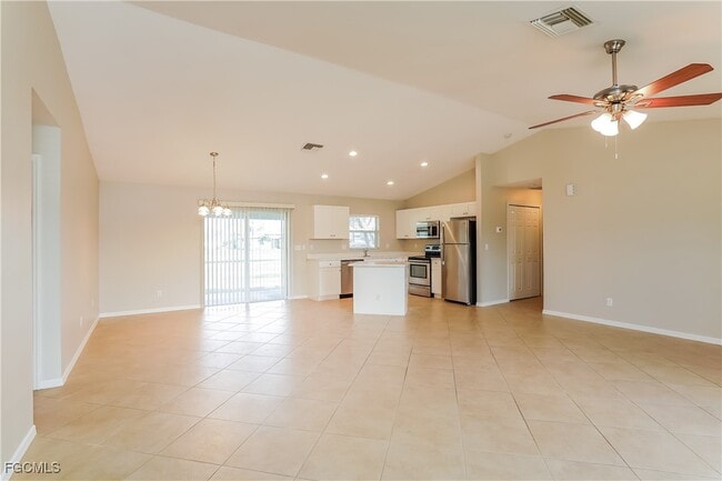 Building Photo - 1405 SW 13th Terrace