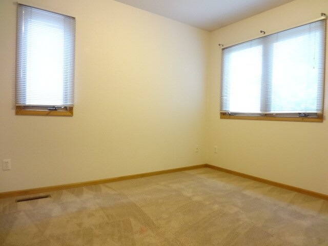 Building Photo - 1618 Northbrook Dr