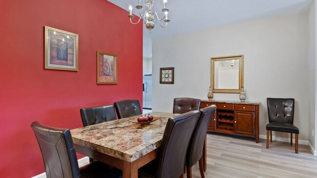 Building Photo - 8159 Fan Palm Way